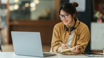 入学前的0.5年学习了专业日语和行业知识，开始安心!